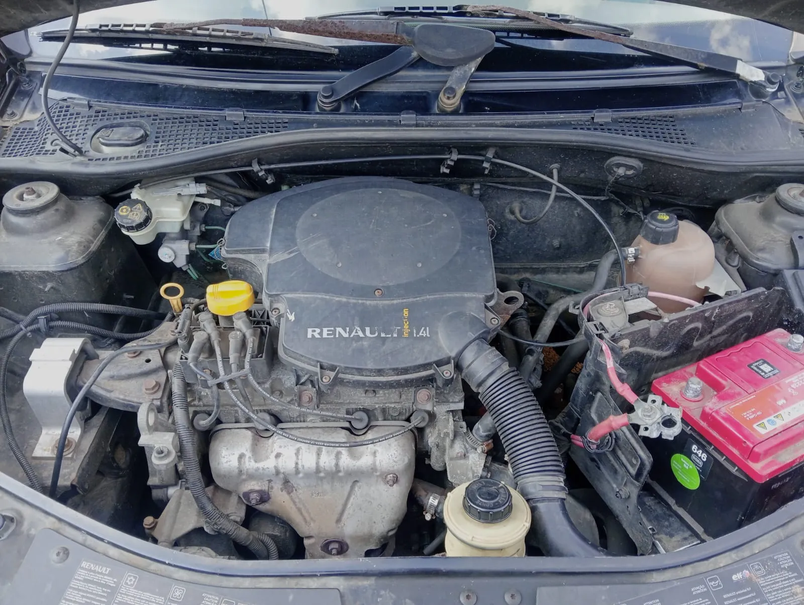 2010 Renault Sandero K7J view 8