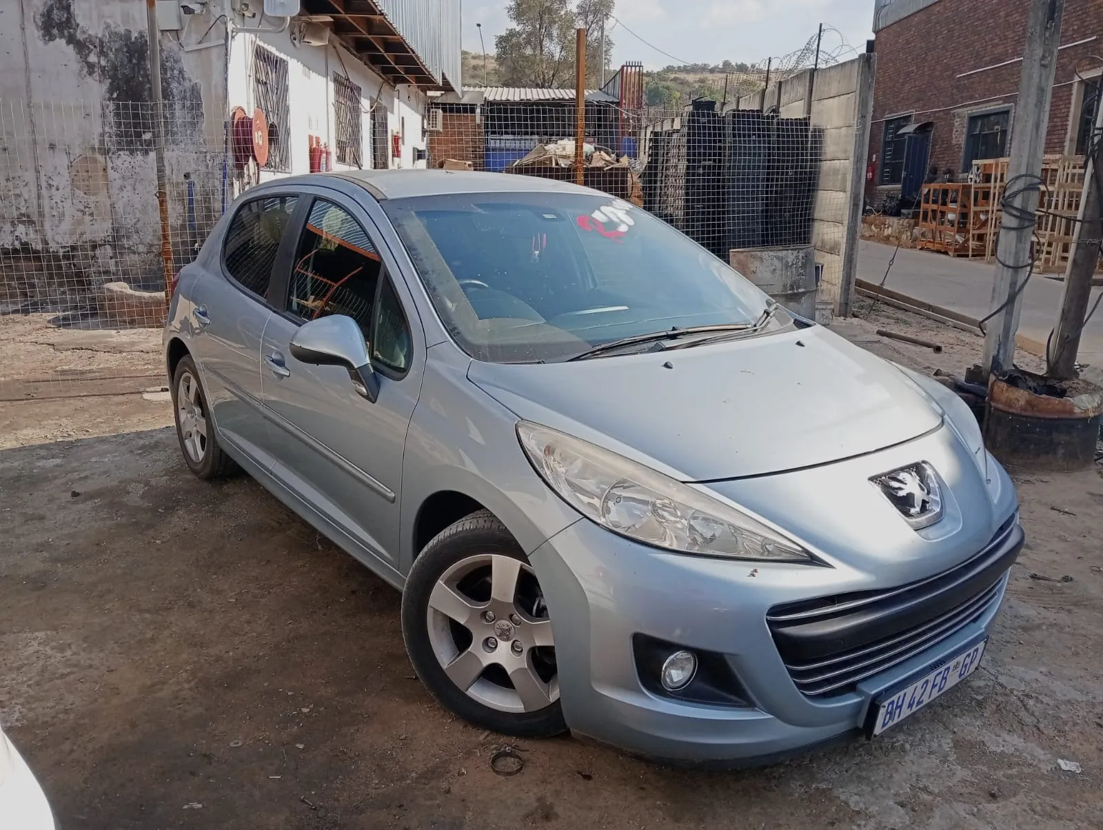 2010 Peugeot 207 thumbnail 2