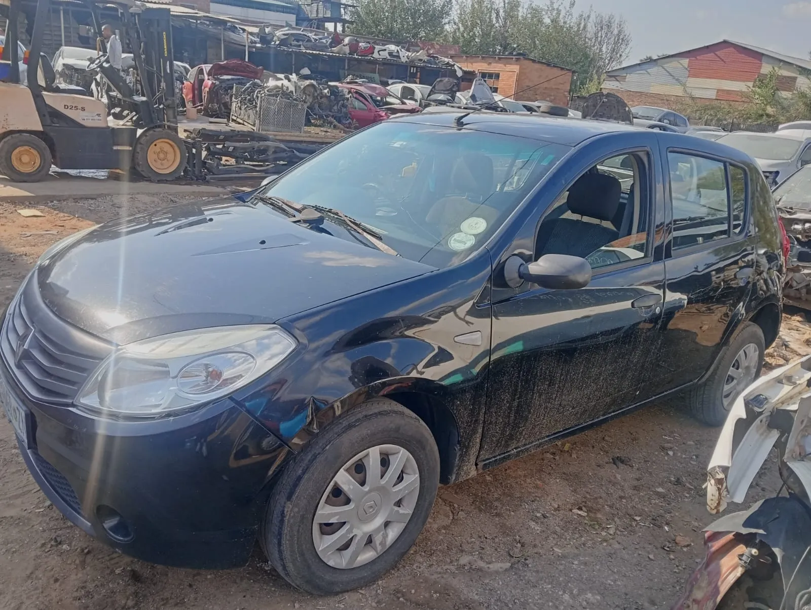 2010 Renault Sandero K7J view 2