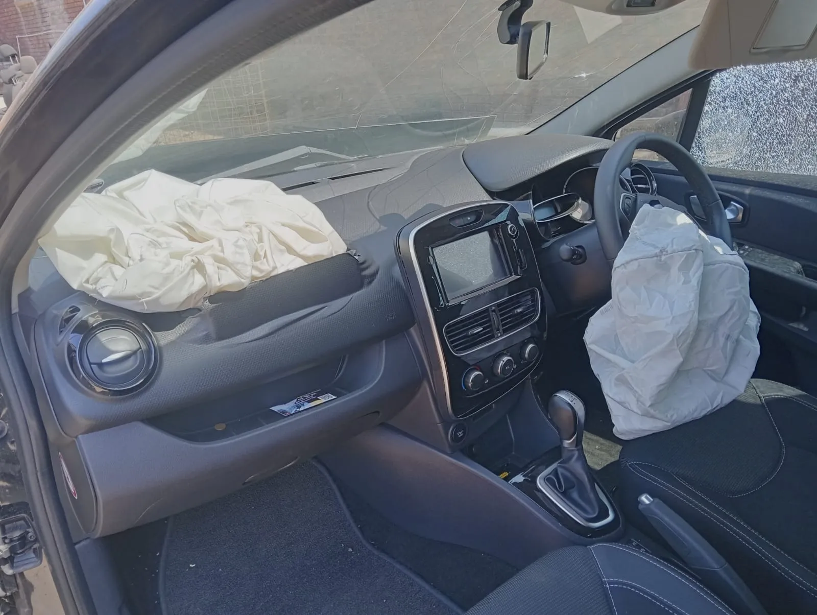 2019 Renault Clio H5F view 4