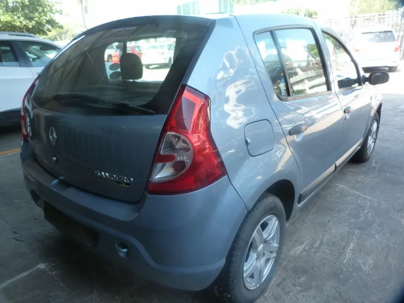 2010 Renault Sandero  view 8