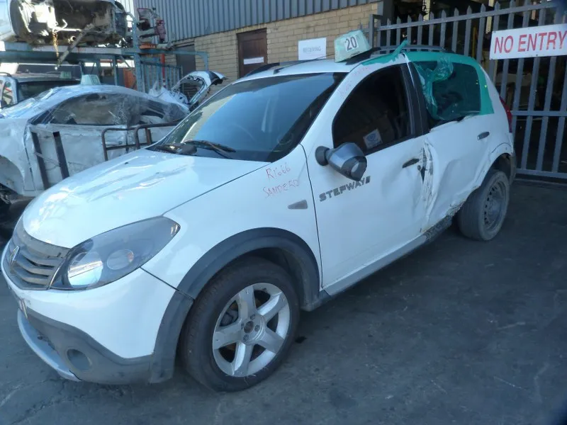 2011 Renault Sandero K7M view 4