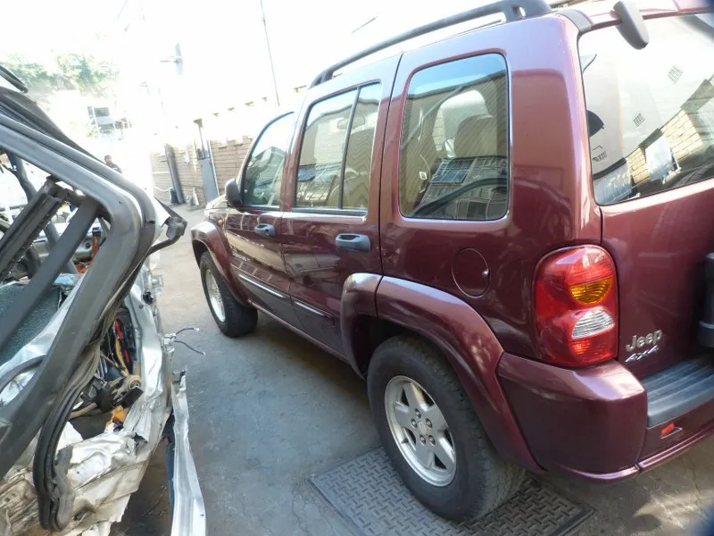 2003 Jeep Cherokee  view 4