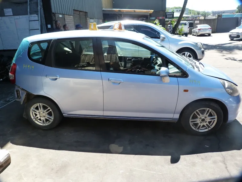 2004 Honda Jazz L13A1 view 7