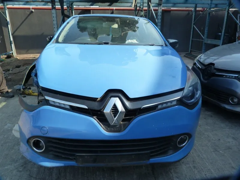 2016 Renault Clio H4BA view 1