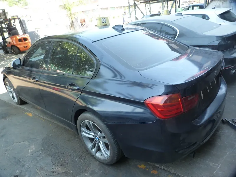 2012 BMW 3 Series  view 6