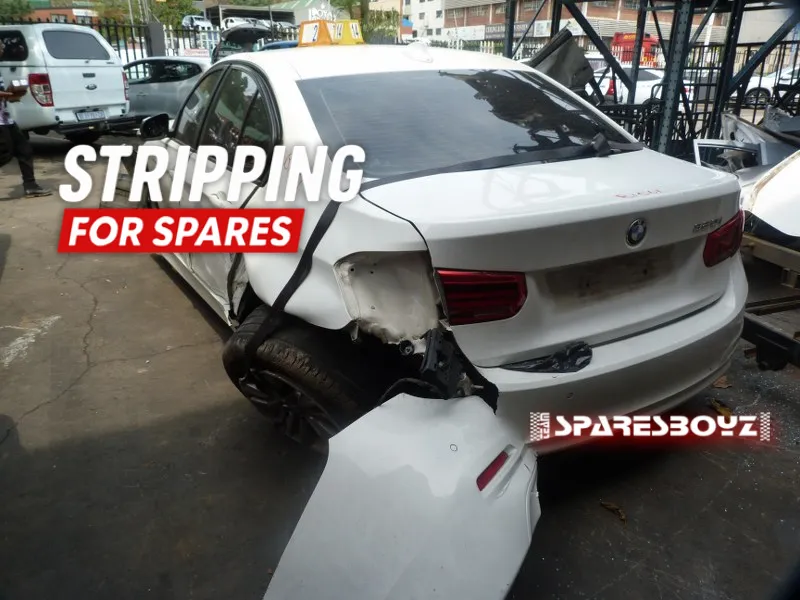 2016 BMW 3 Series view 5