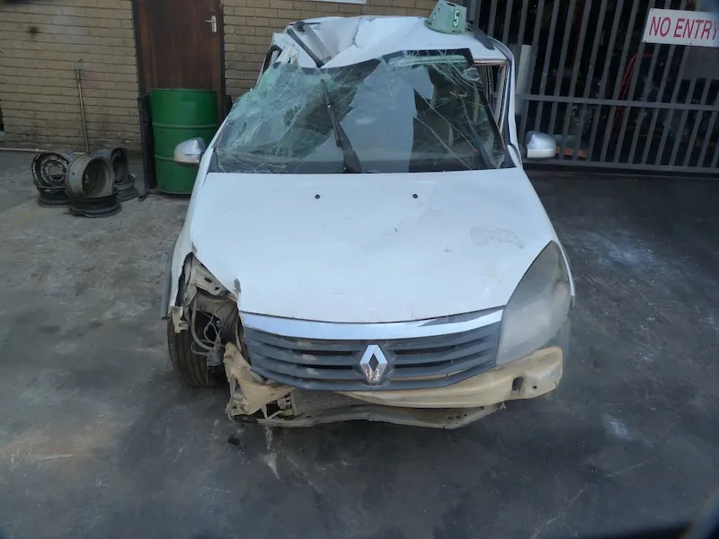 2014 Renault Sandero  view 2