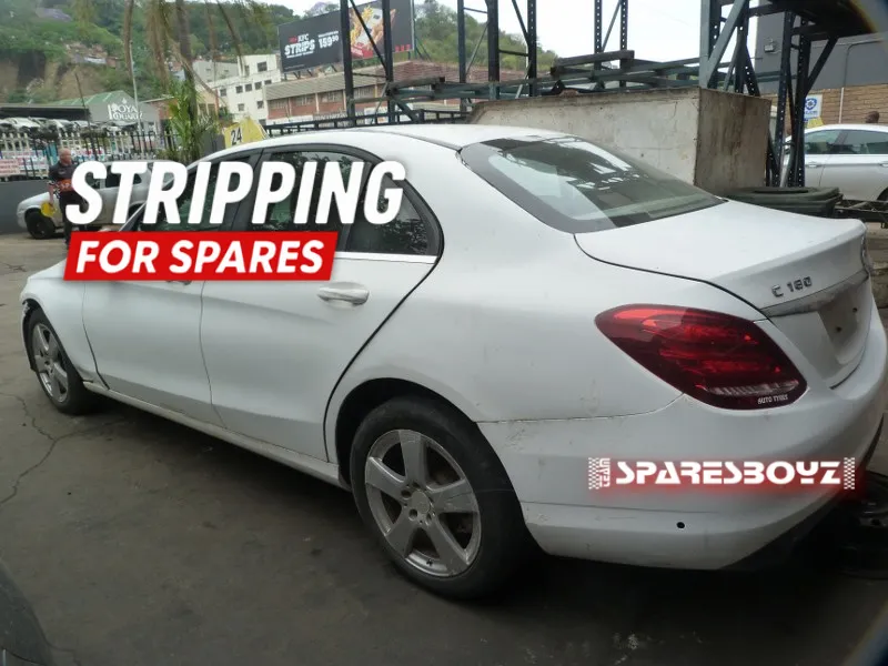 2013 Mercedes-Benz C-Class view 4