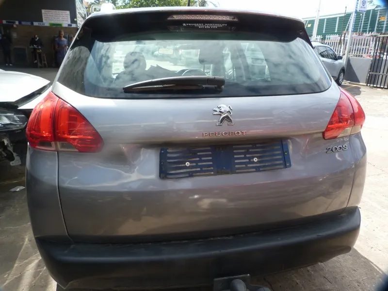 2014 Peugeot 2008 10F view 6
