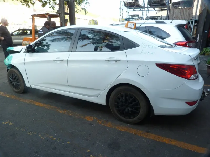 2012 Hyundai Accent G4FC view 5