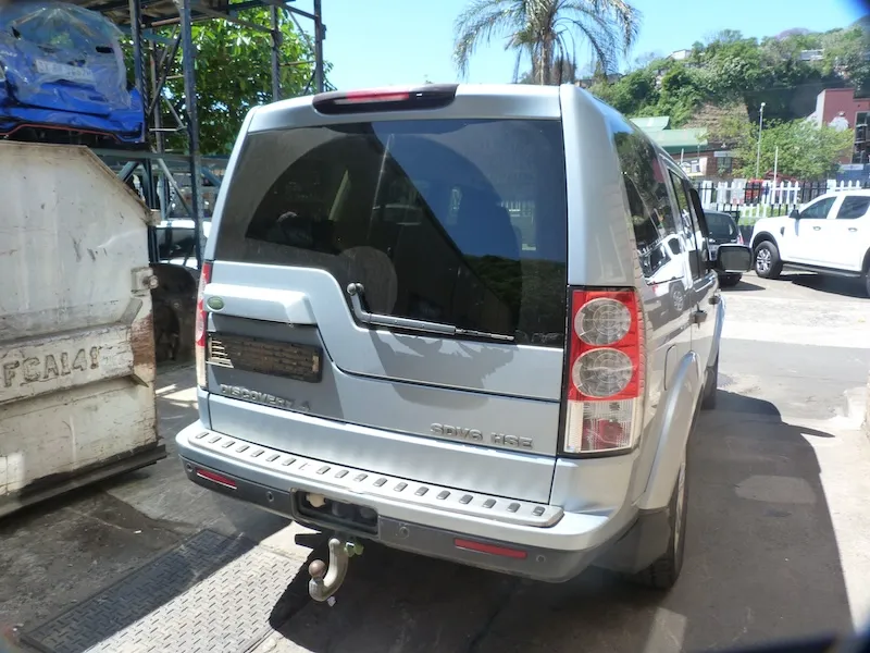 2011 Land Rover Discovery 4  view 5