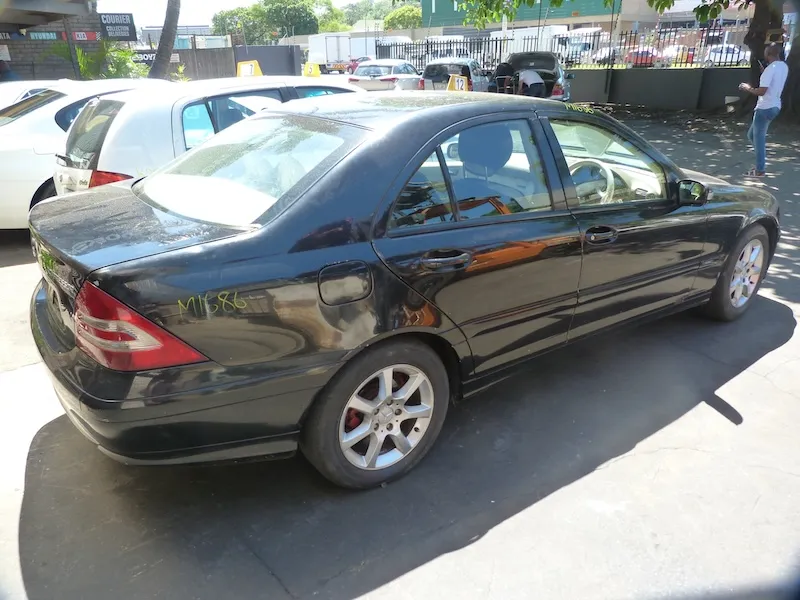 2004 Mercedes-Benz C-Class thumbnail 6