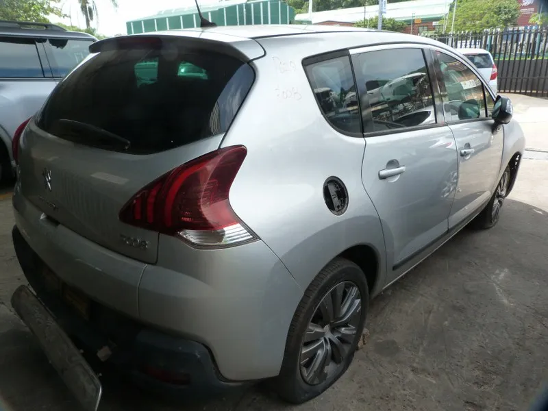 2014 Peugeot 3008 10DY view 6