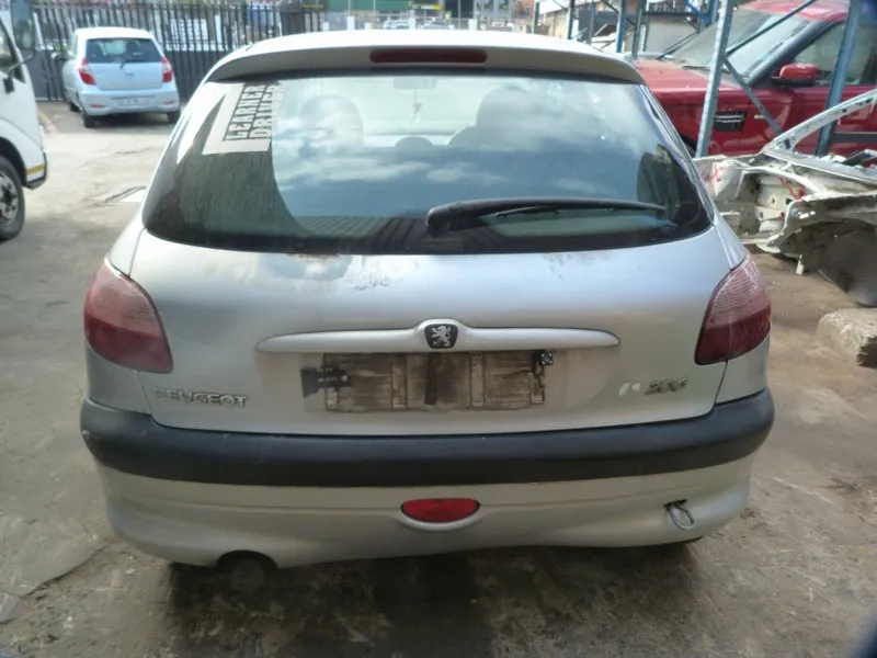 2003 Peugeot 206 10F view 5