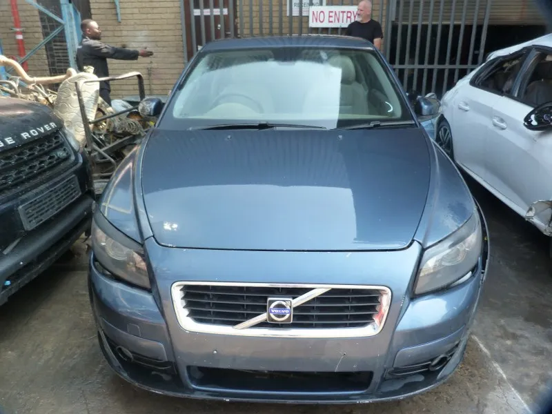 2008 Volvo C30 view 2