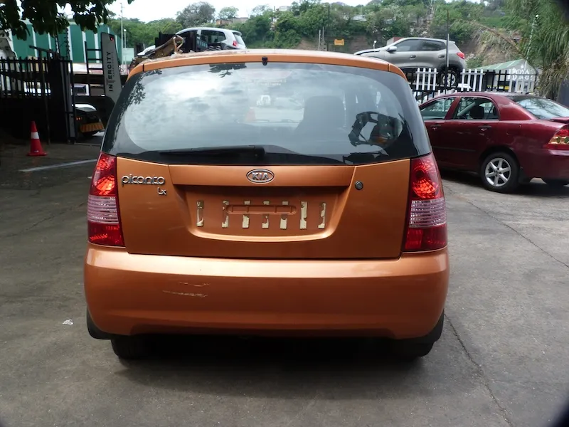 2005 Kia Picanto G4HG view 3