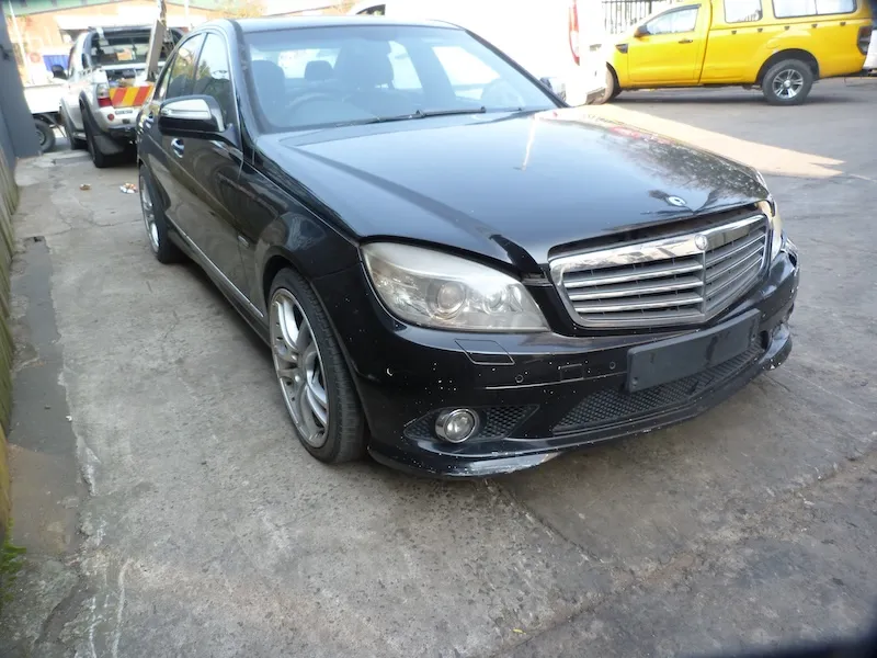 2009 Mercedes-Benz C-Class  view 3