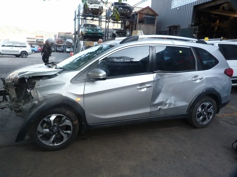 2018 Honda BR-V L15Z1 view 5