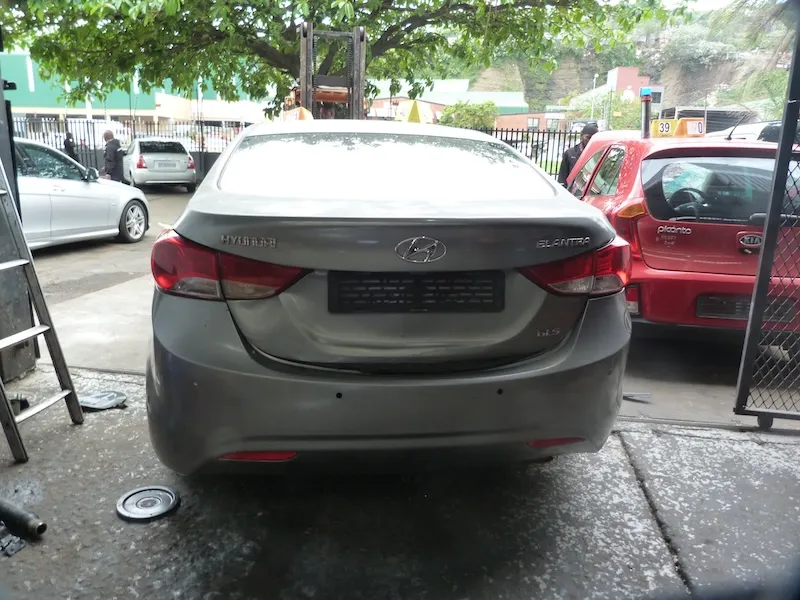 2011 Hyundai Elantra  view 5