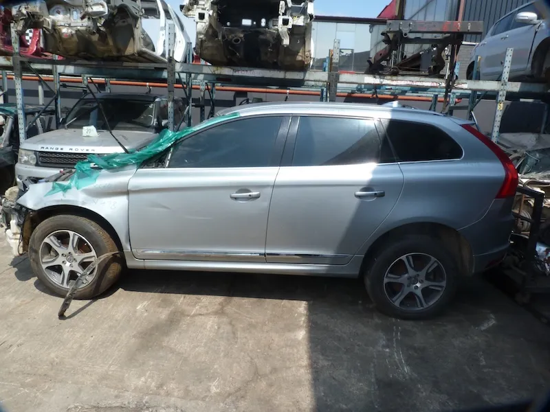 2013 Volvo XC60 D5244T view 2