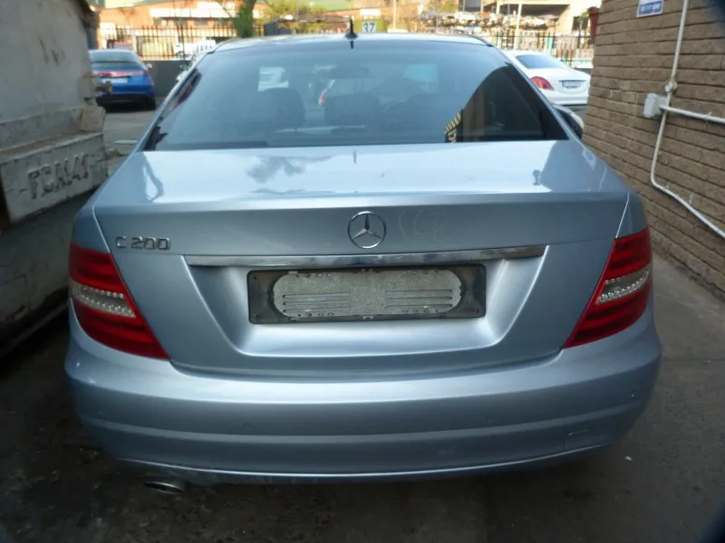 2013 Mercedes-Benz C-Class view 4