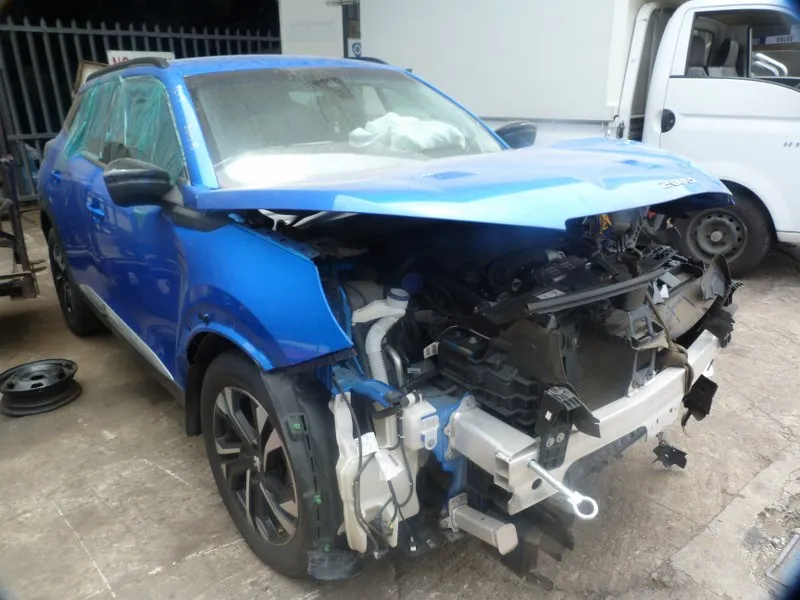 2022 Peugeot 2008  view 3