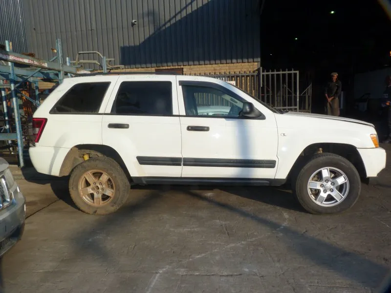 2006 Jeep Grand Cherokee  view 4