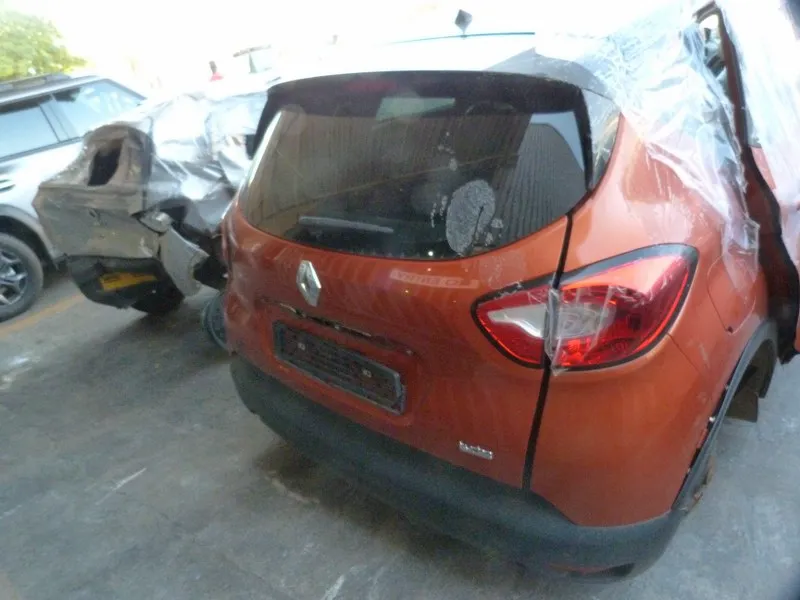 2016 Renault Captur H4B view 3