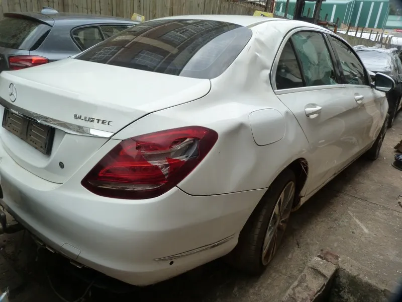 2015 Mercedes-Benz C-Class 651 view 7