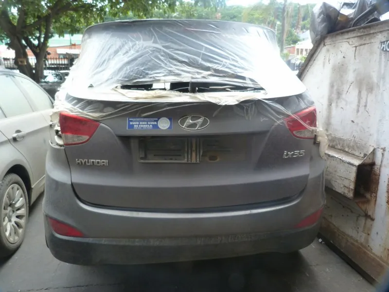 2011 Hyundai ix35 G4KD view 5