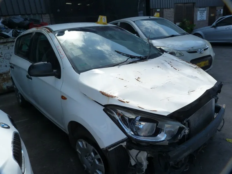 2015 Hyundai i20 G4LA view 7