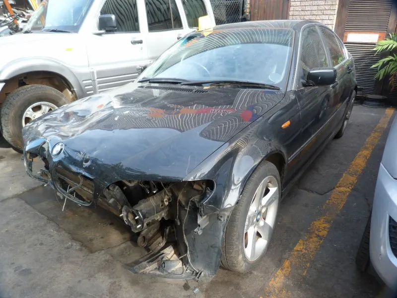 2004 BMW 3 Series M54 view 3