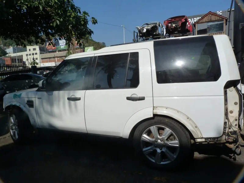 2016 Land Rover Discovery 4  view 6