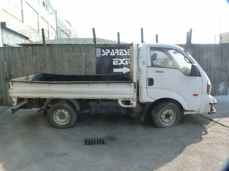 2017 Kia K-Series Pick-Up view 4