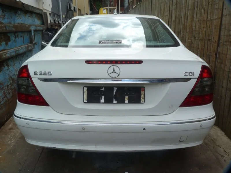 2007 Mercedes-Benz E-Class 642 view 5