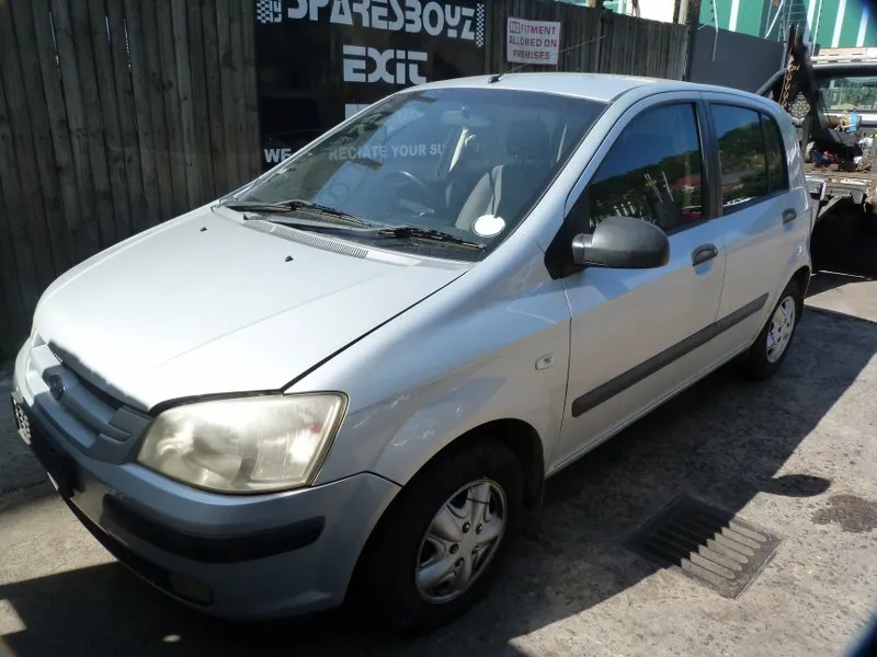 2003 Hyundai Getz G4EA view 3