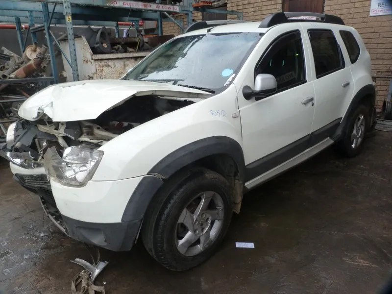 2014 Renault Duster view 2