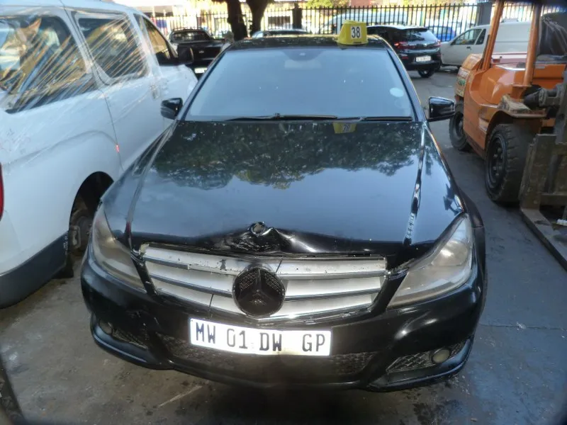 2012 Mercedes-Benz C-Class 271 view 2