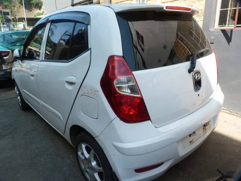 2014 Hyundai i10 G4HG view 5