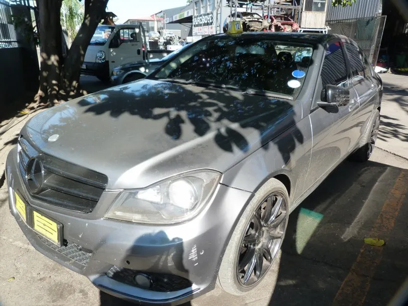 2012 Mercedes-Benz C-Class thumbnail 3