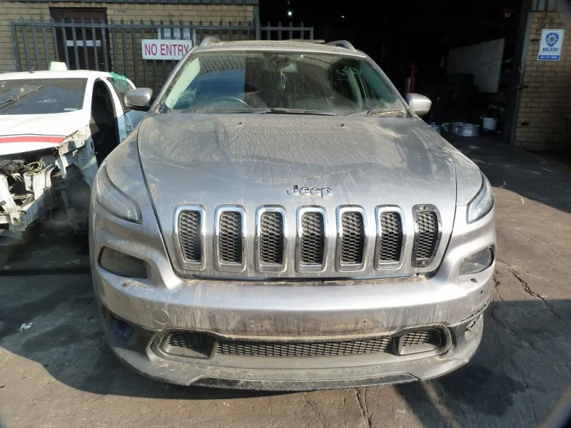 2014 Jeep Cherokee  view 2