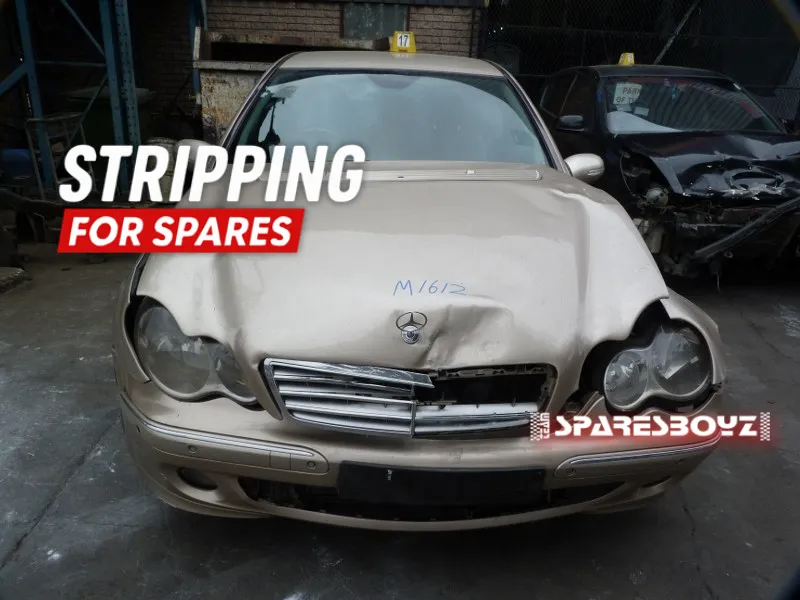 2005 Mercedes-Benz C-Class thumbnail 3