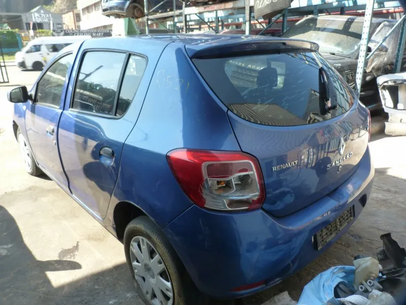2015 Renault Sandero view 2