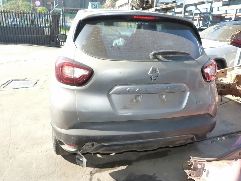 2017 Renault Captur H4B view 3