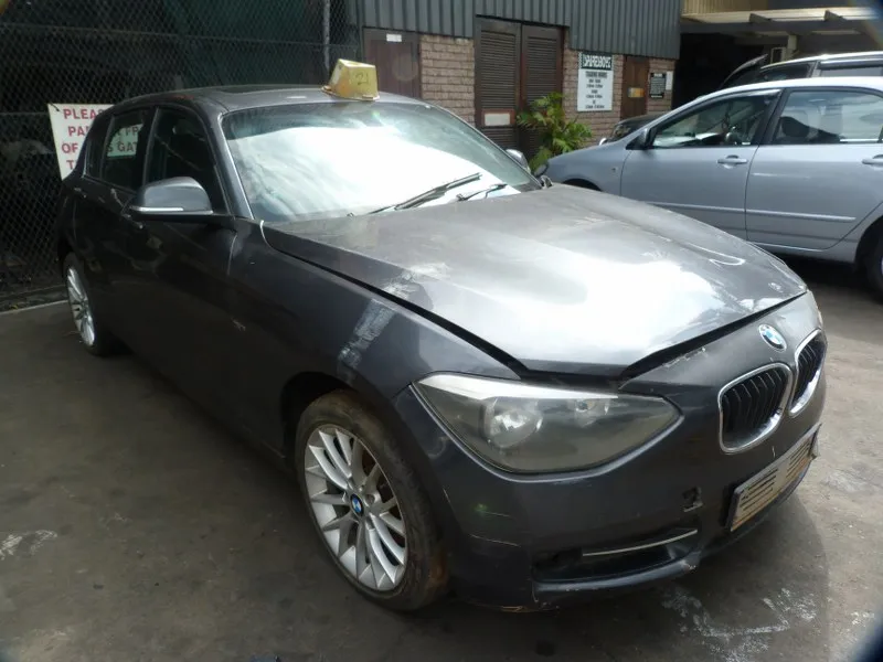 2011 BMW 1 Series N13 view 3