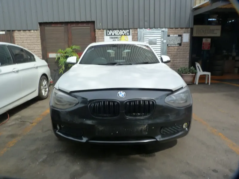2014 BMW 3 Series  view 3