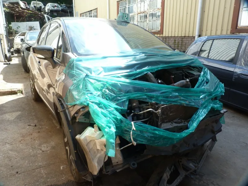 2016 Renault Captur H4B view 3