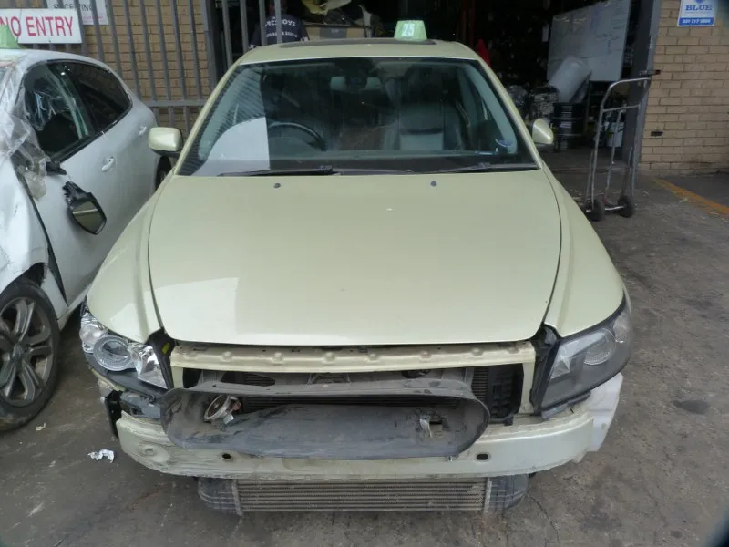 2005 Volvo S40 B5254T view 2