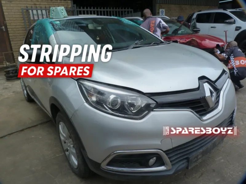 2016 Renault Captur H4B view 1